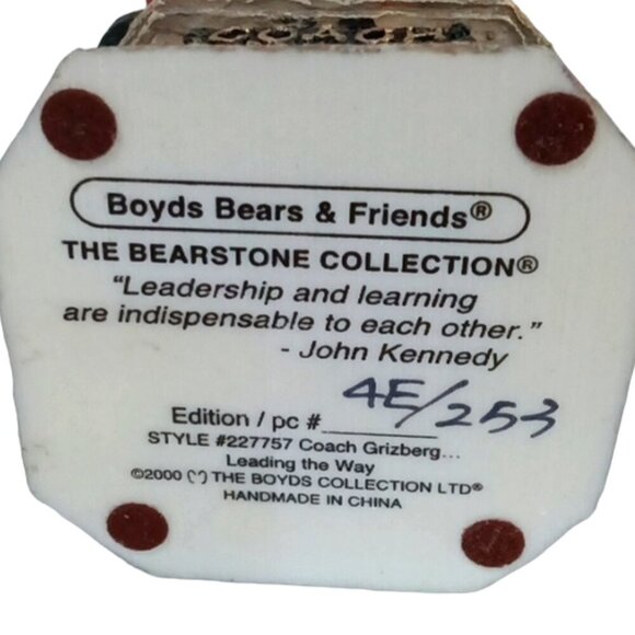 Boyds Bears and Friends 'Coach Grizberg.....Leading‎ the Way' Coach of the Year - Picture 8 of 10